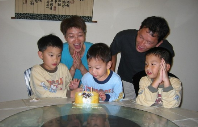 廖启智治癌详情曝光才挺三个月，刚去世大儿子就遭网络暴力休闲区蓝鸢梦想 - Www.slyday.coM