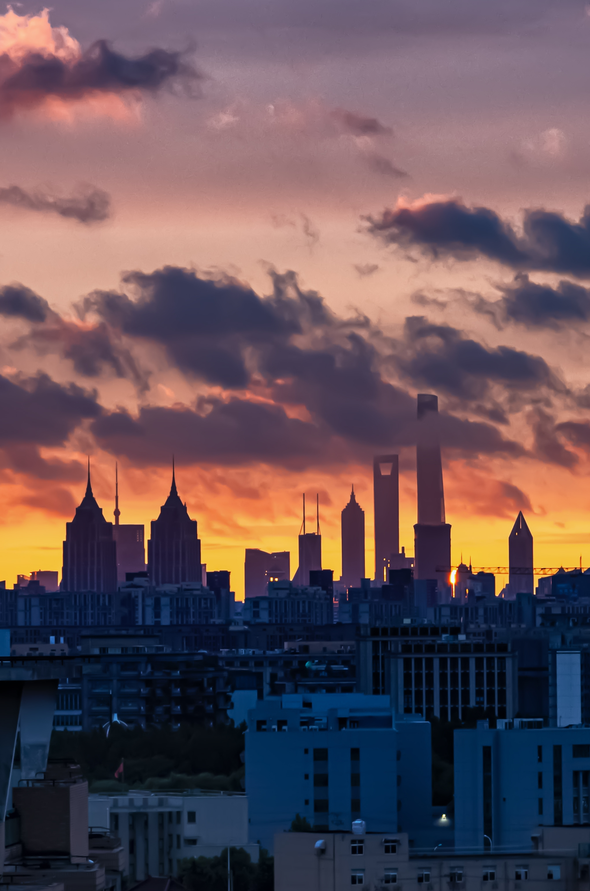 今日上海日出火烧云!非常的漂亮!