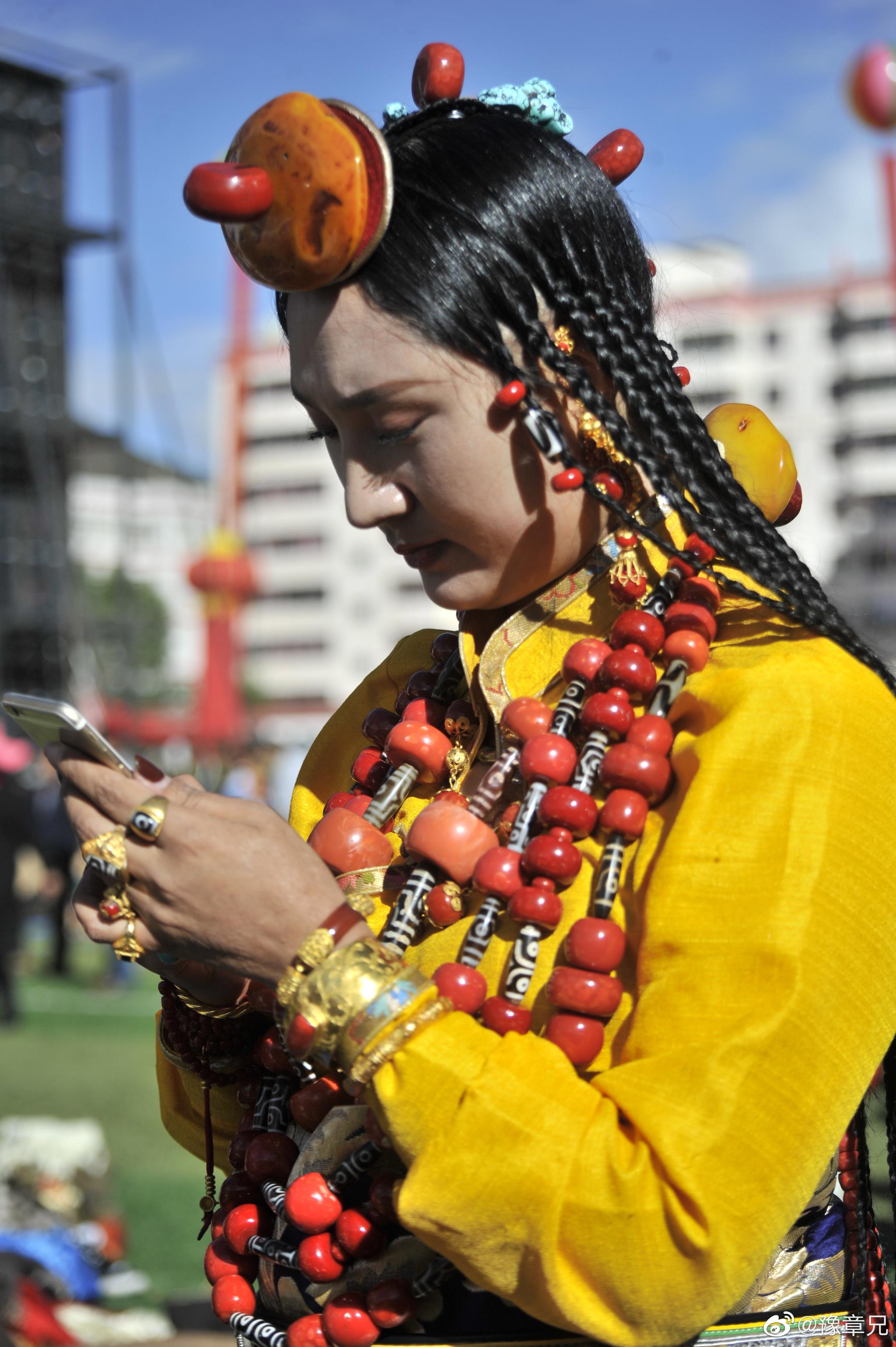 昌都服饰_高清图集_新浪网