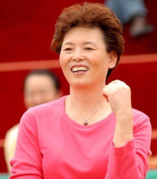 女排将军陈招娣:为中国拿下5连冠,去世后郎平,郑海霞前来悼念|王治郅