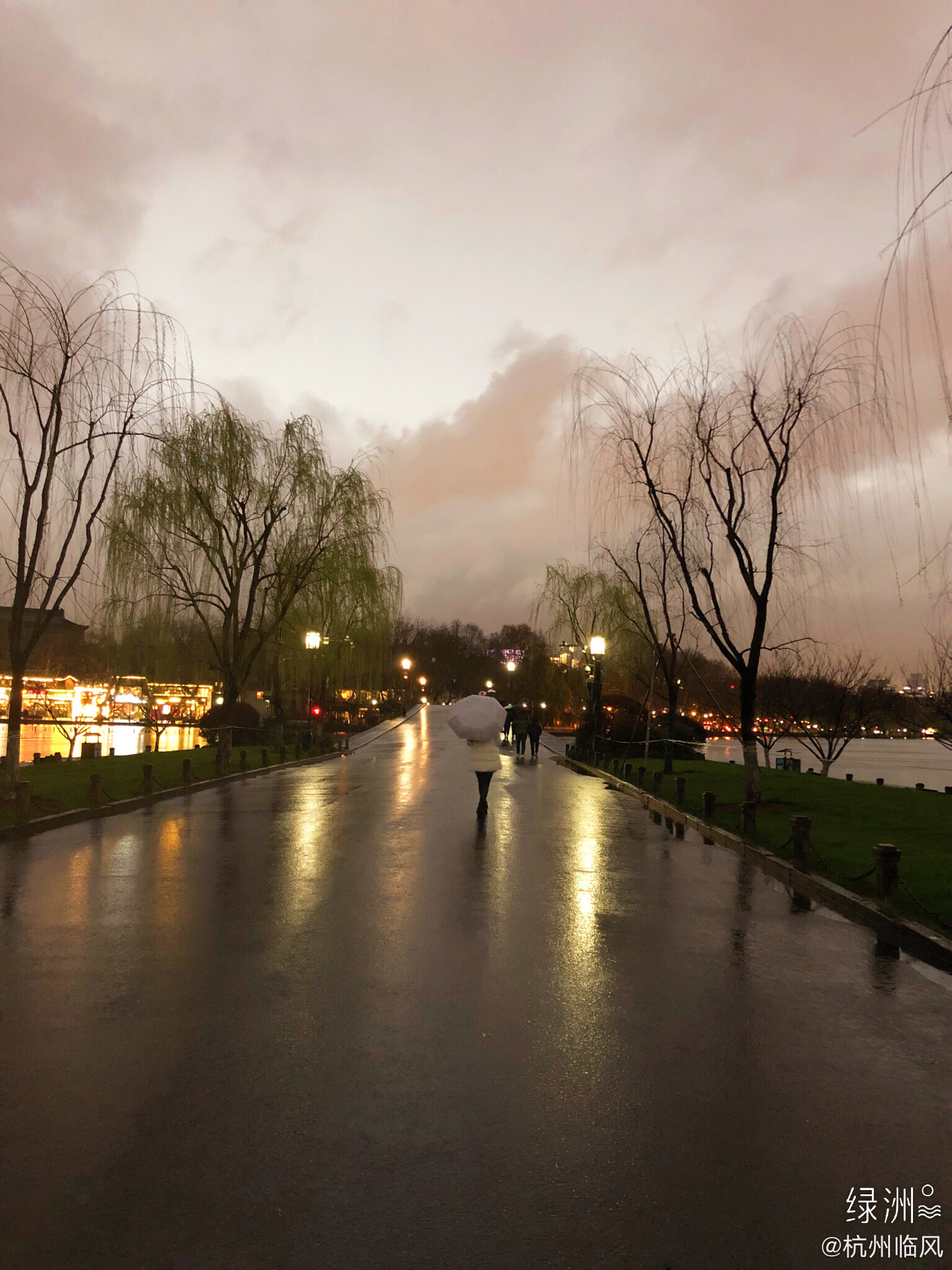 雨中西湖断桥漫步 杭州