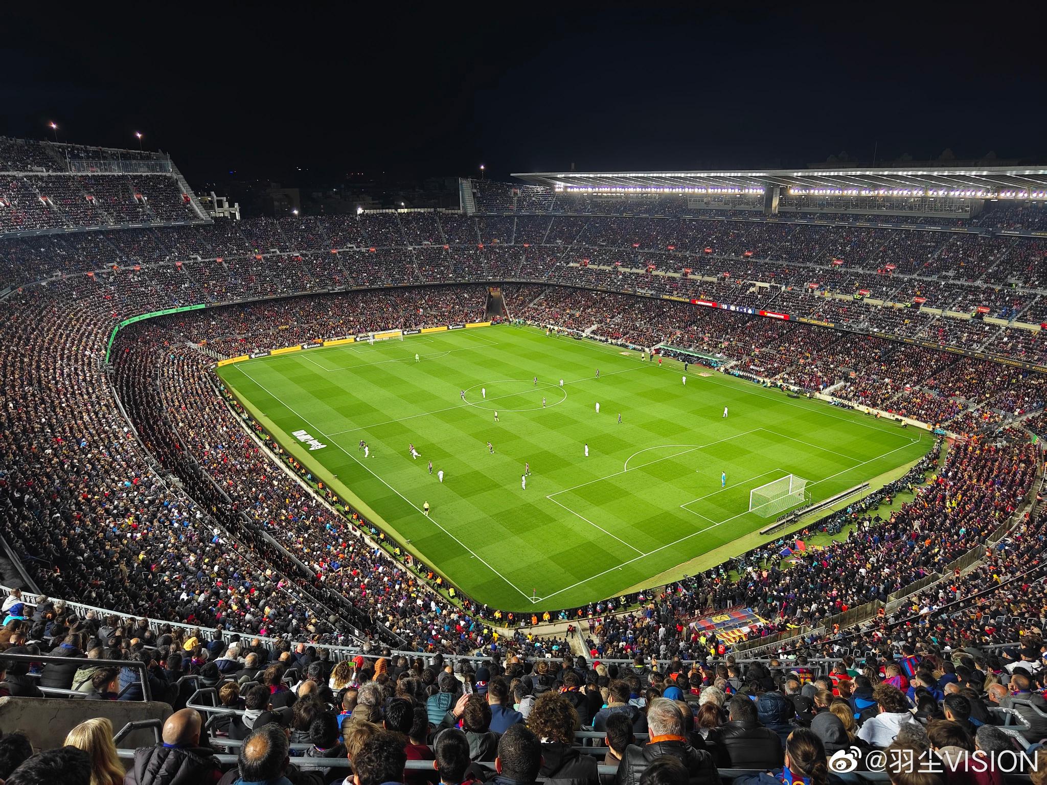 诺坎普现场座无虚席,最终比分2:1,最后的伤停补时绝杀……_高清图集