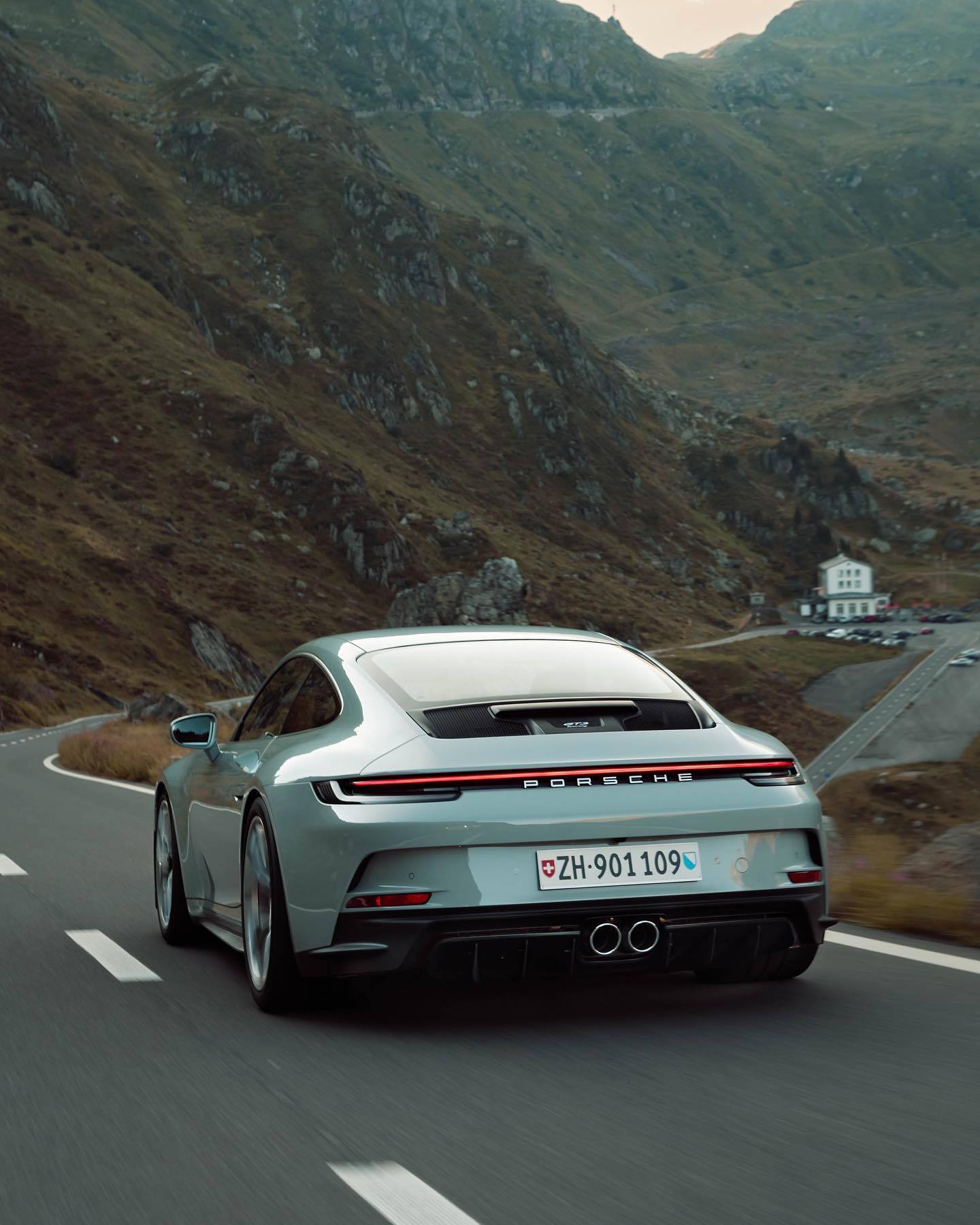 保时捷911 (992) gt3 touring pts 63a sport classic……__财经头条