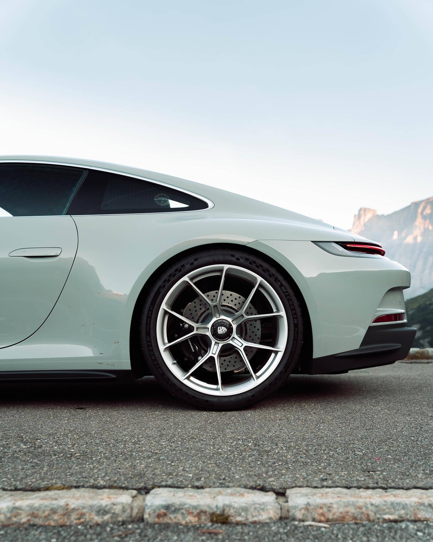 保时捷911 (992) gt3 touring pts 63a sport classic……__财经头条