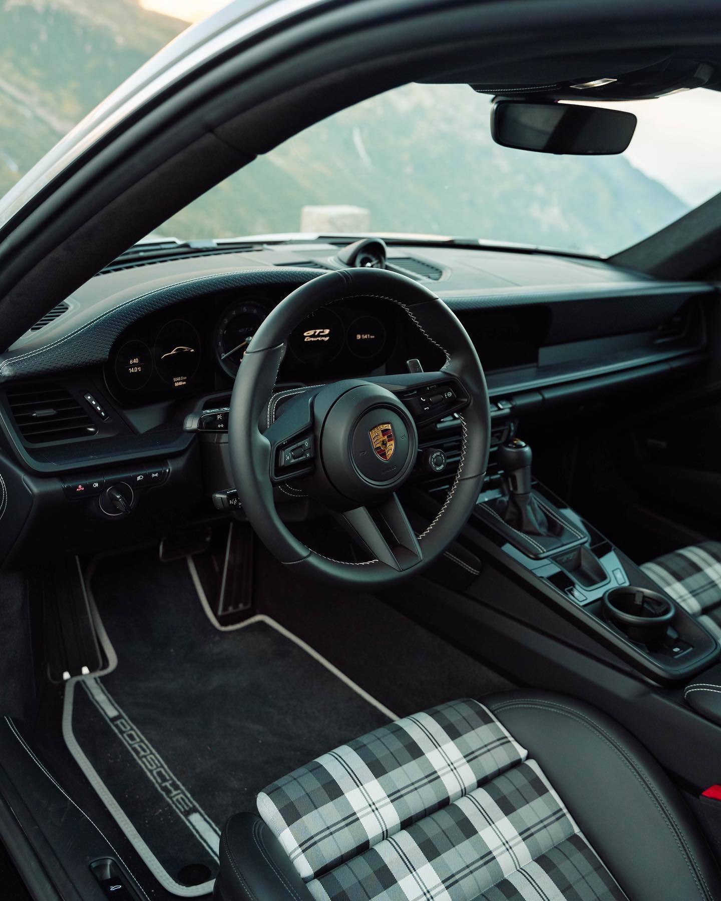 保时捷911 (992) gt3 touring pts 63a sport classic……__财经头条