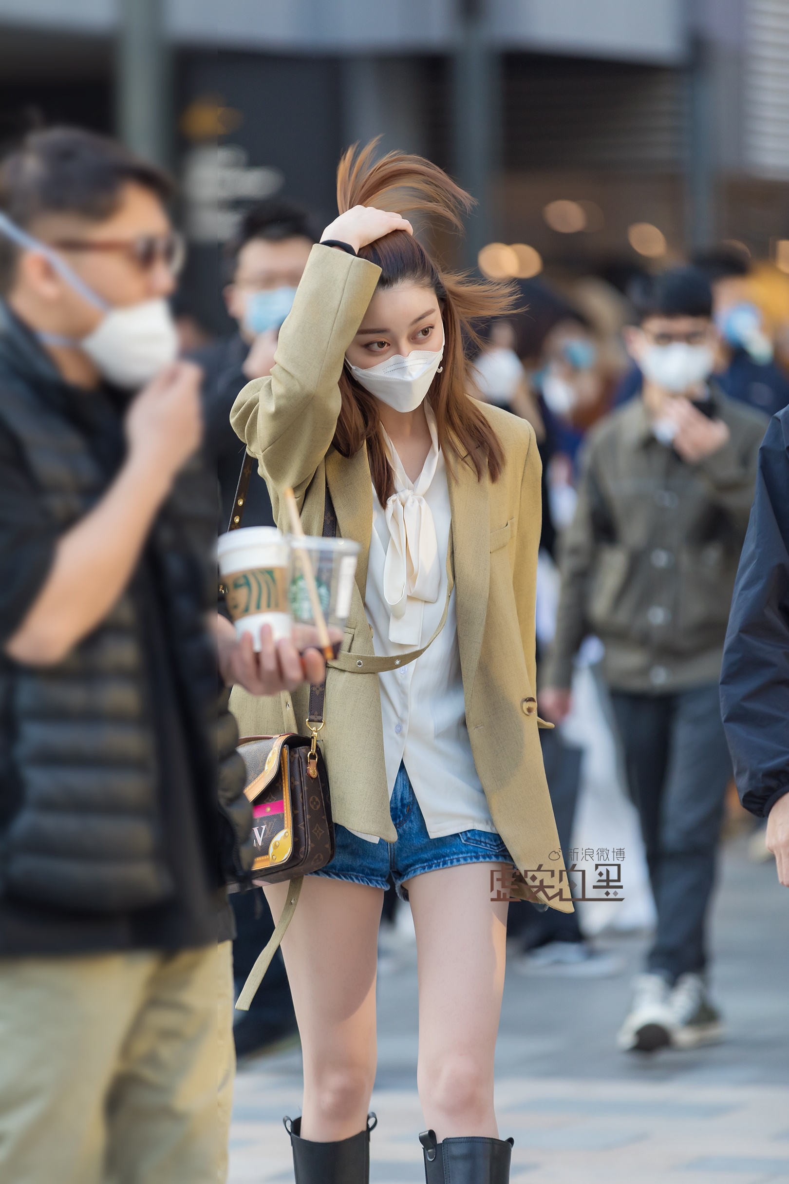 这些北京大妞,我猜取下口罩都是绝色美人.