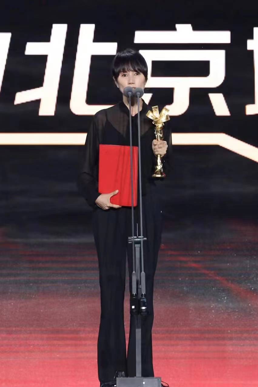 荣誉之夜正式开幕，赵雅芝章子怡袁泉亮相，刘浩存表现抢眼休闲区蓝鸢梦想 - Www.slyday.coM