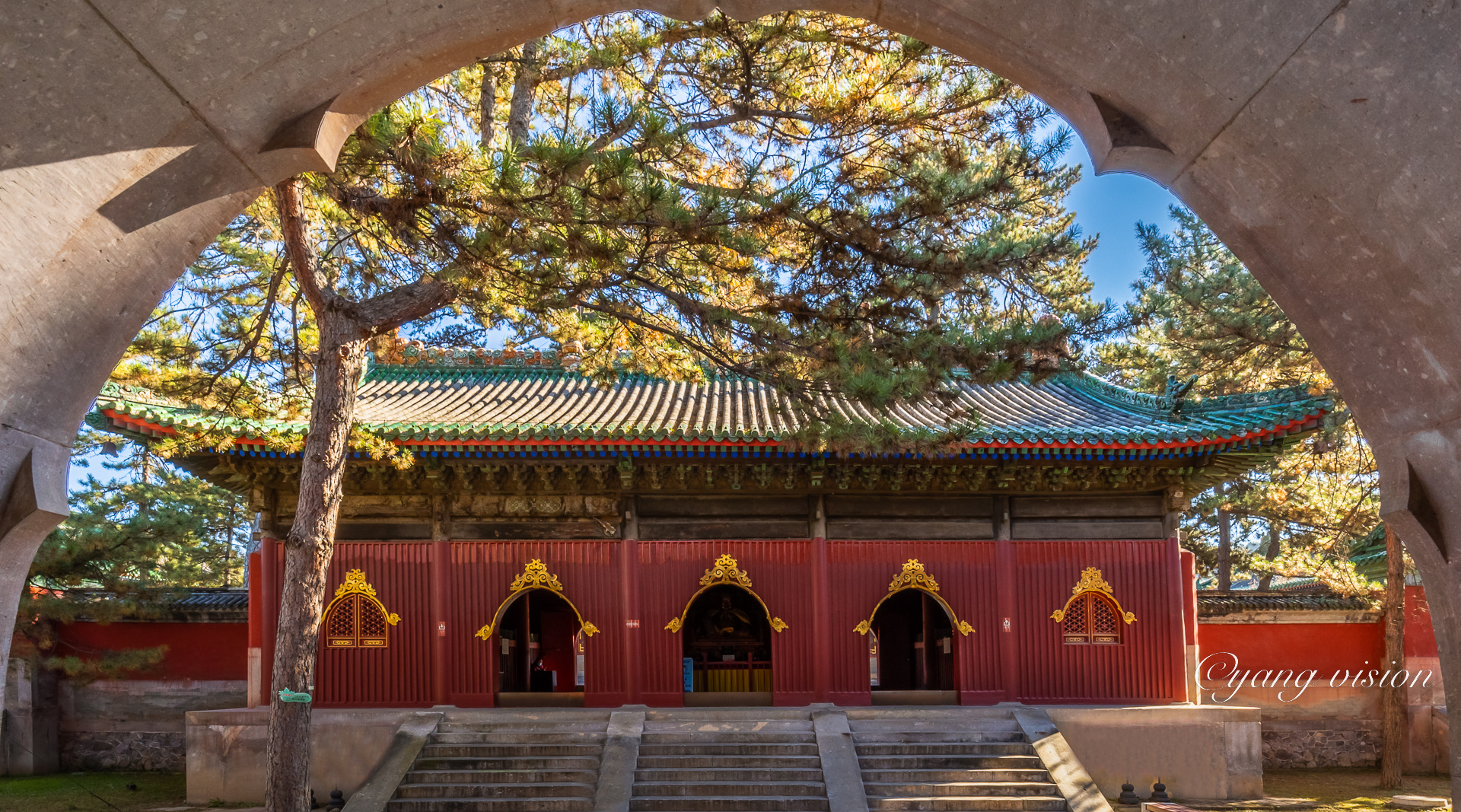 晨光中的普乐寺__财经头条