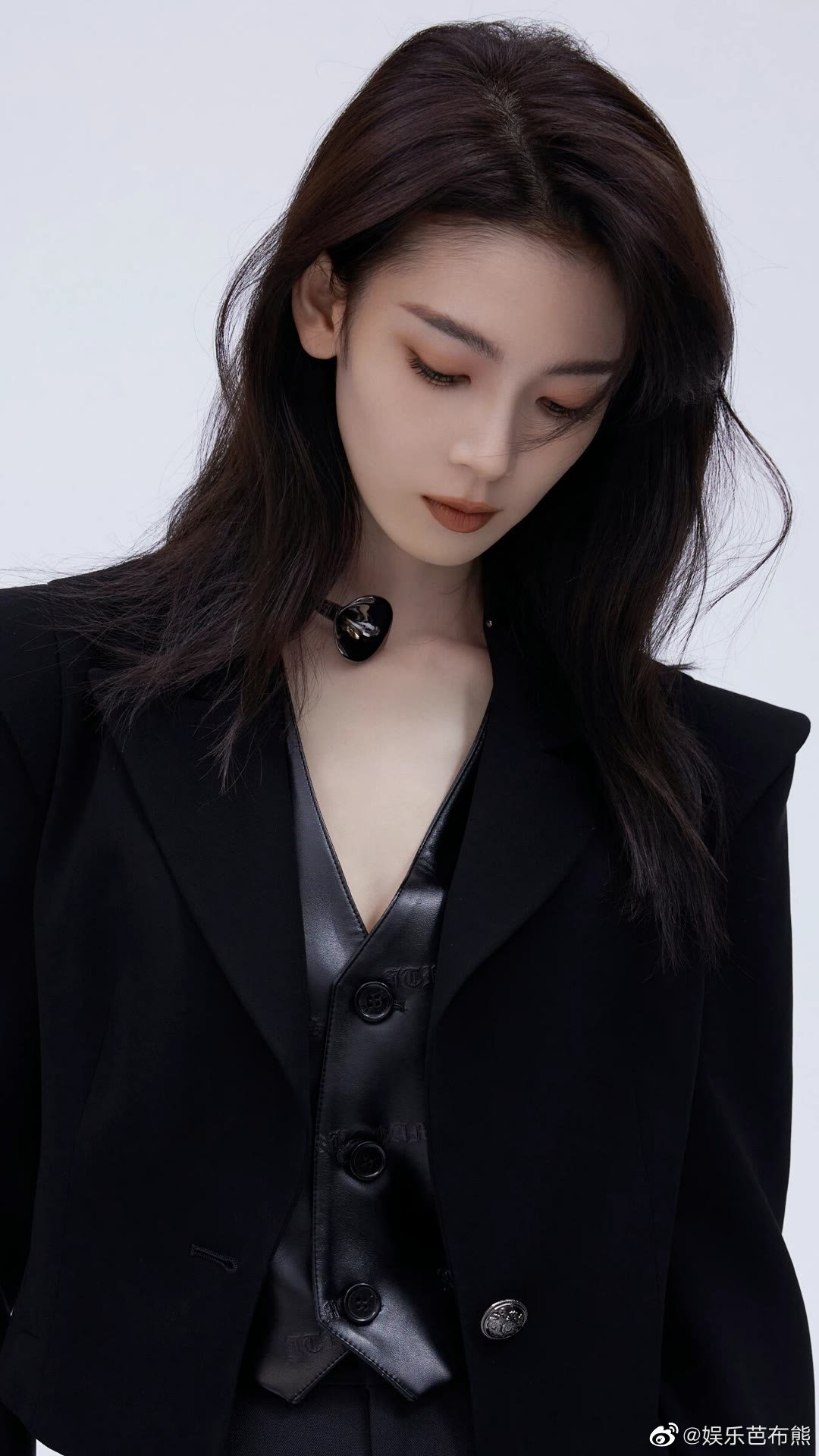 陈瑶绝美照片__财经头条