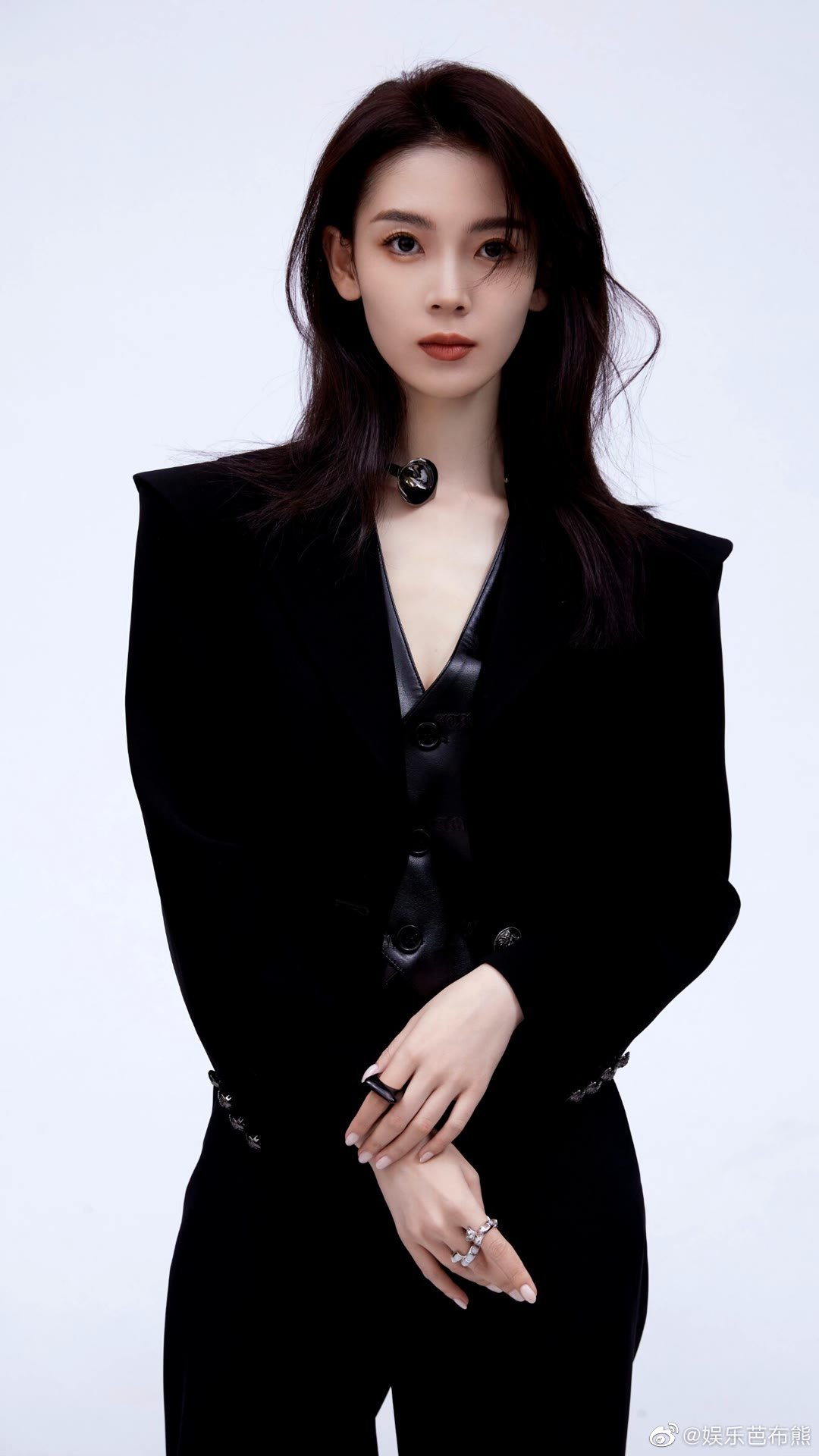 陈瑶绝美照片__财经头条