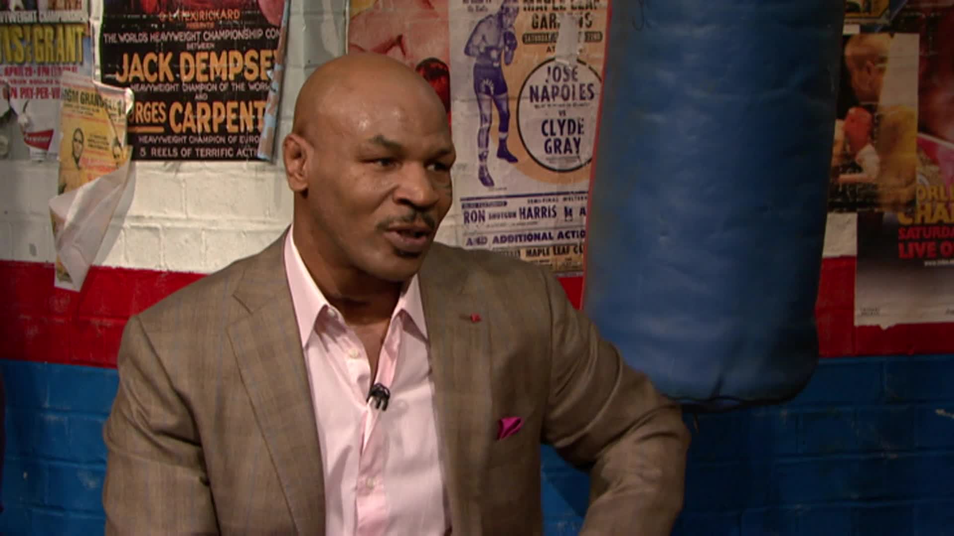 泰森看衰张伟丽遭中国人侮辱网络喷子泰森原本就是流氓