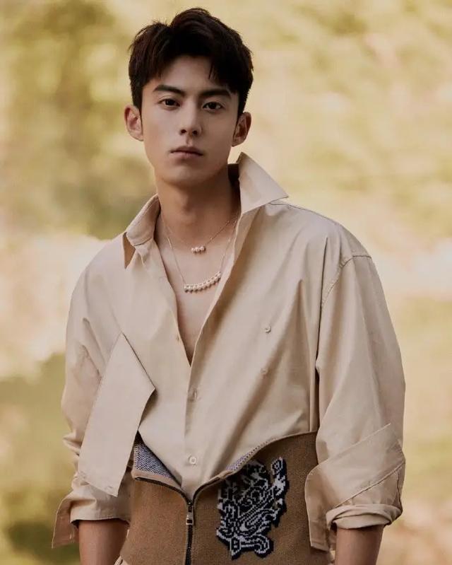 插队绯闻以后，王鹤棣上演写真大片，网友：热议不断休闲区蓝鸢梦想 - Www.slyday.coM