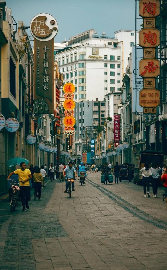 这条25年的骑楼老街 不仅是广州的第一条商业步行街 而且早就是广州的