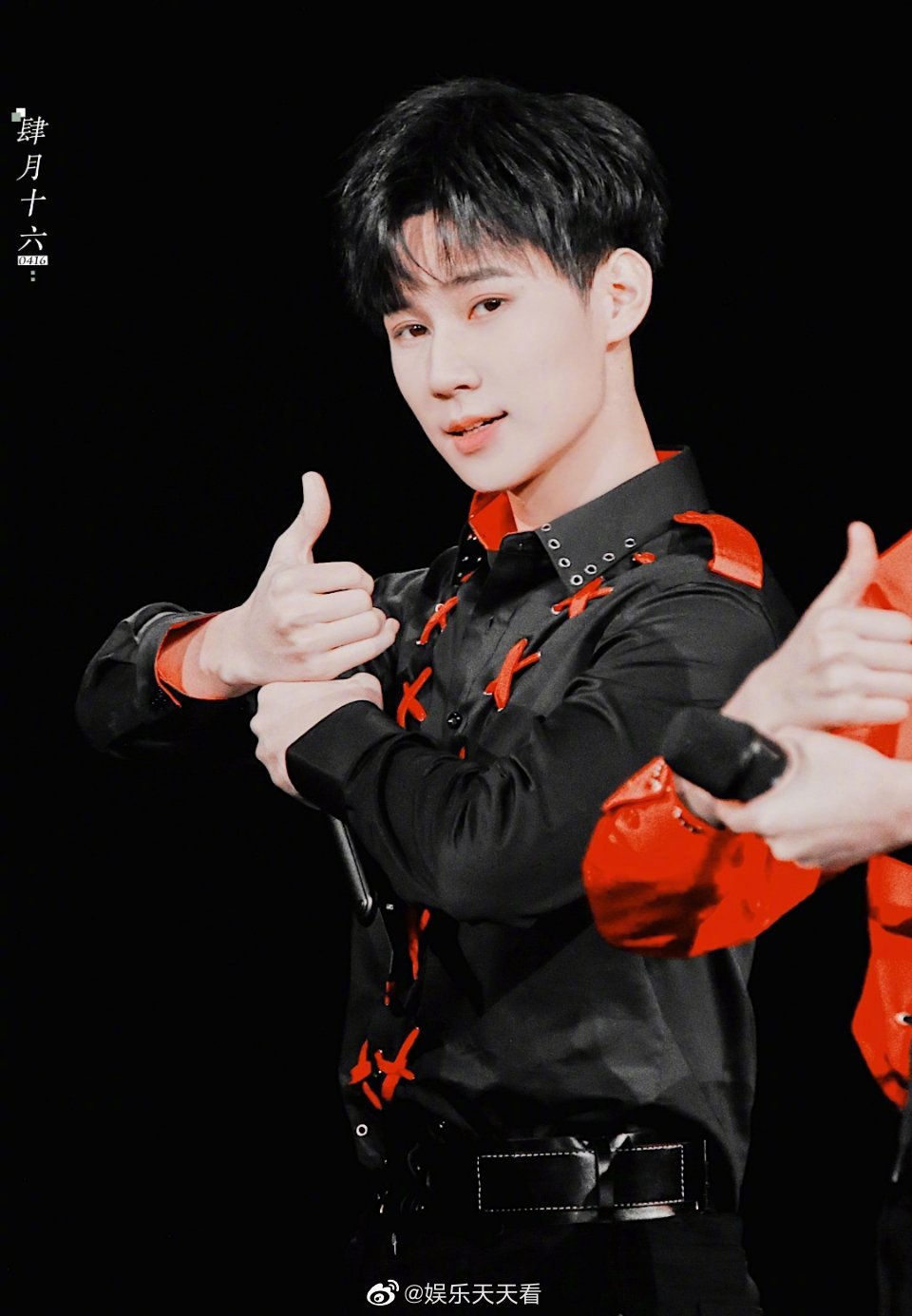 张真源鼓励手势小合集竖起大拇指你就是最棒的崽