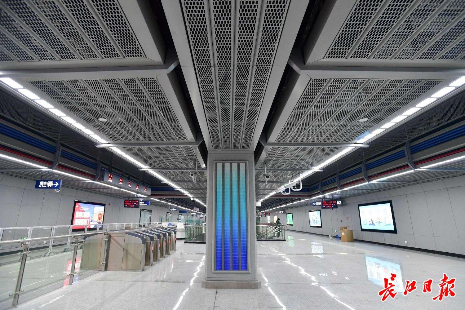 地铁16号线枫林站以"未来之城"为主题.