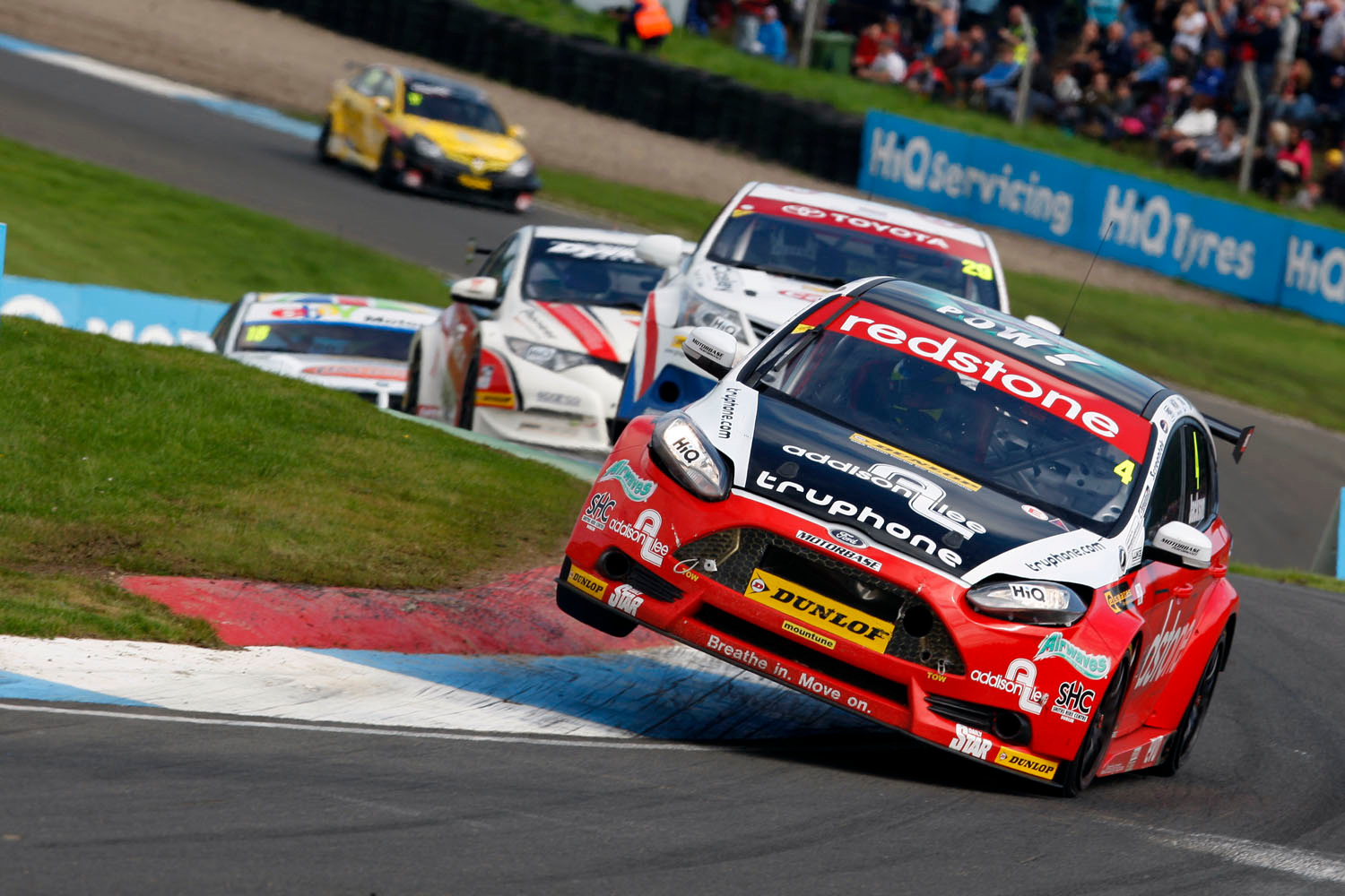 福克斯赛车的涂装难着我了求神们帮着找找灵感