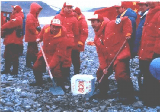 11月19日新闻早餐｜独子车祸丧生，女子要求判开车的丈夫坐牢并索赔千万休闲区蓝鸢梦想 - Www.slyday.coM