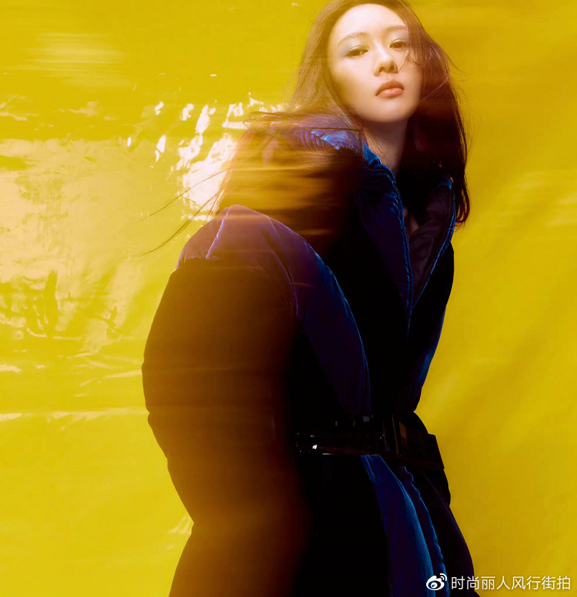 童瑶如今比章子怡还有巨星范！穿皮草拍大片厌世脸爆火，气质高级休闲区蓝鸢梦想 - Www.slyday.coM