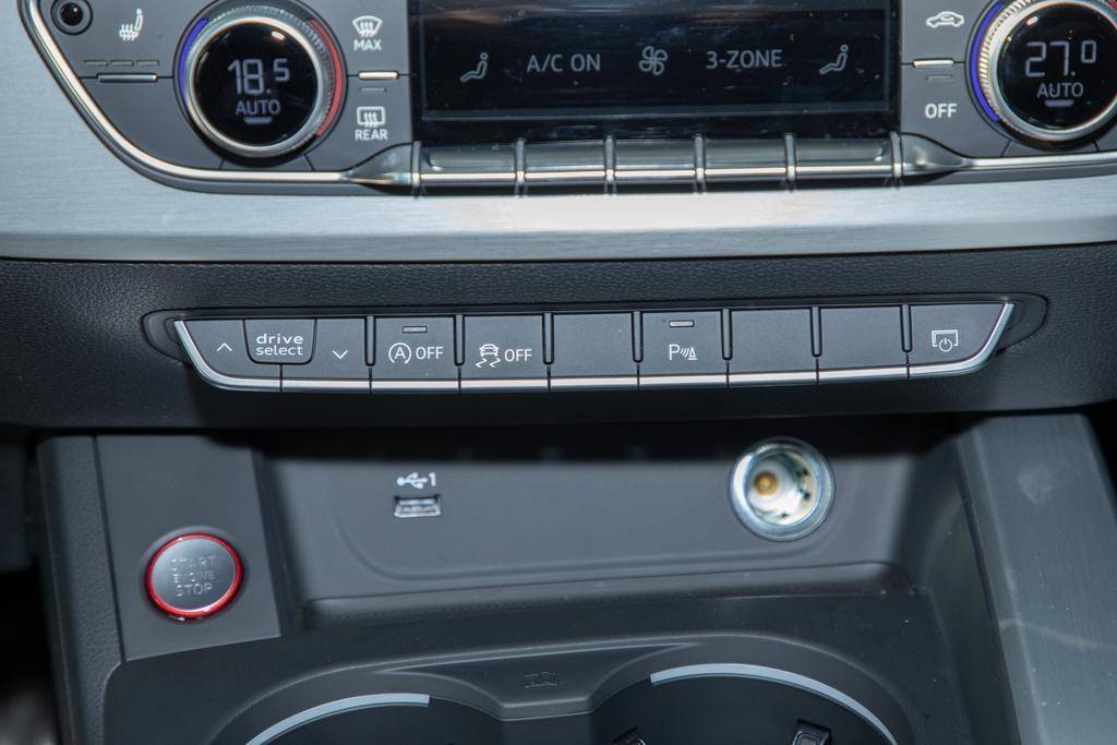 动态矩阵LED、运动扰流，奥迪S4卖45.98万，能干掉C级AMG吗？