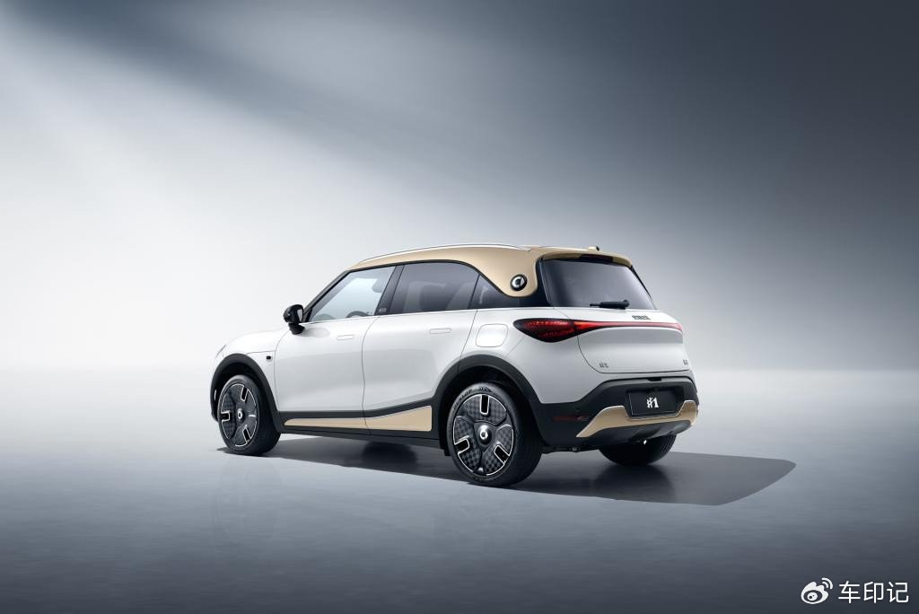 奔驰smart精灵1铂金版上市2399万元起颜值超高