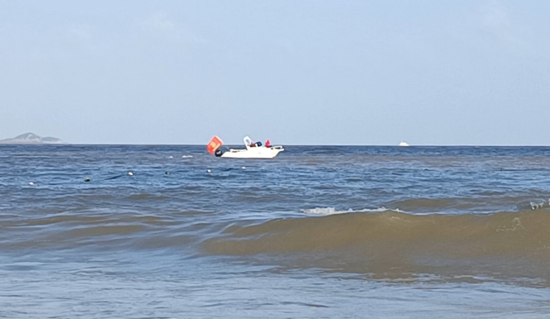 9岁女孩在象山疑被海浪卷走失联7天 已找到游泳圈休闲区蓝鸢梦想 - Www.slyday.coM