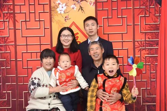 大年初一,晒晒气象人的“全家福”!休闲区蓝鸢梦想 - Www.slyday.coM 大年初一,晒晒气象人的“全家福”!休闲区蓝鸢梦想 - Www.slyday.coM