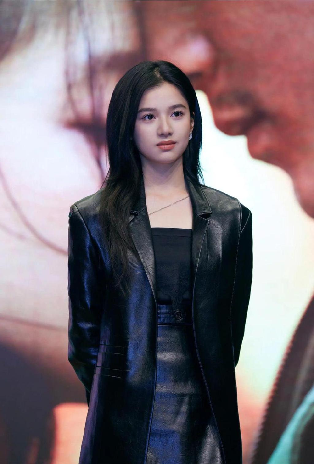 张婧仪被李易峰坑得有多惨？接拍的电影，被他一折腾上映没戏了休闲区蓝鸢梦想 - Www.slyday.coM