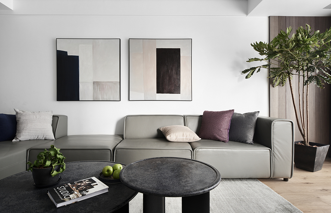 在简洁自然的家居陈设中,大面积留白使得空间感无限蔓延_高清图集