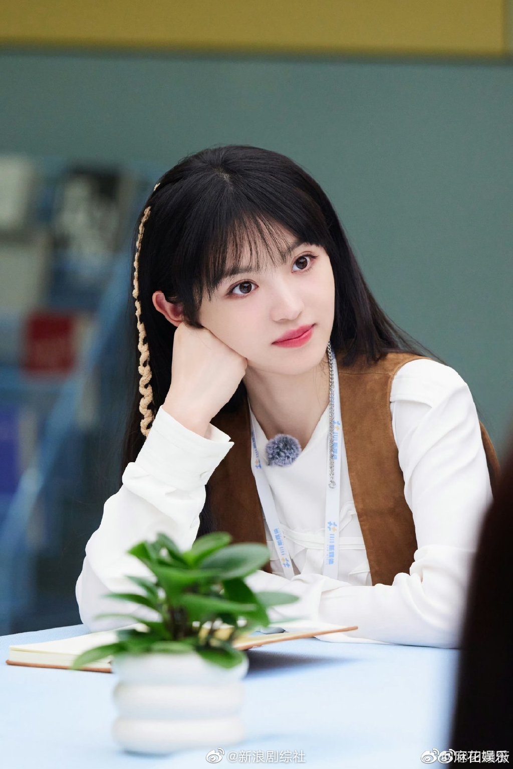 李一桐×田曦薇「女子推理社」同框……__财经头条