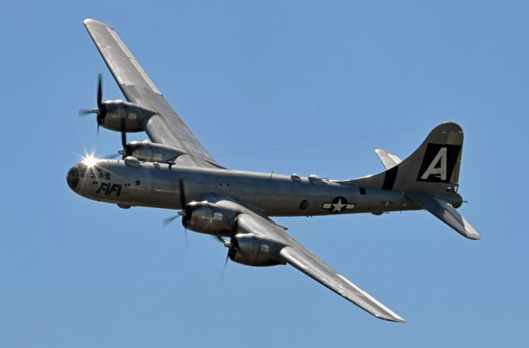 b-29轰炸机缺陷性明显,但被强行赶鸭子上架,创造战争奇迹|轰炸机|b-29