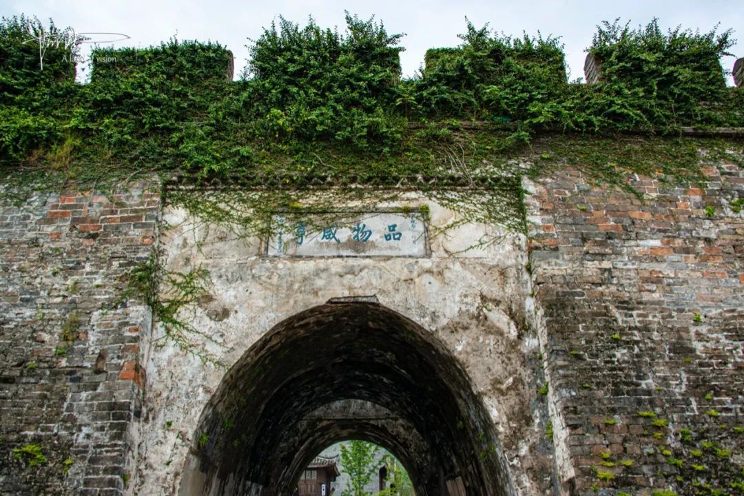 远观近赏台州府城墙感受临海古城的千年历史