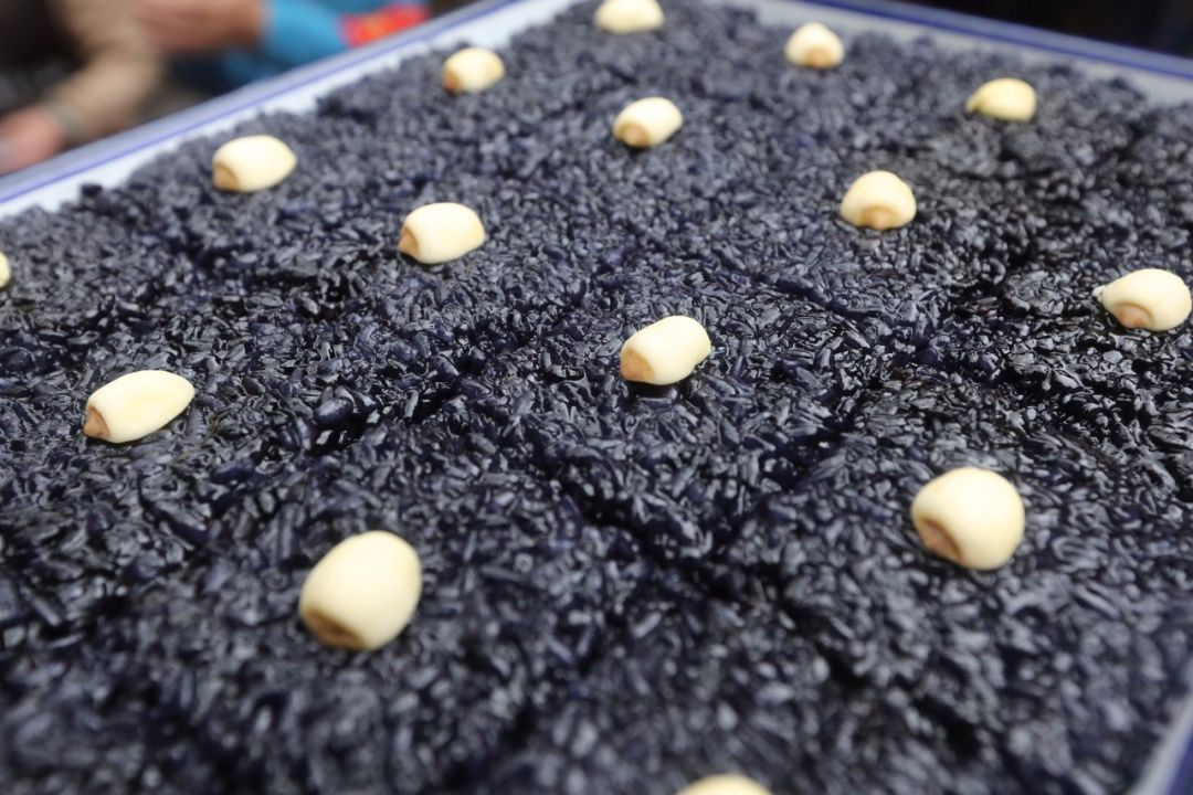 宁波春天必吃美食黑米饭__财经头条