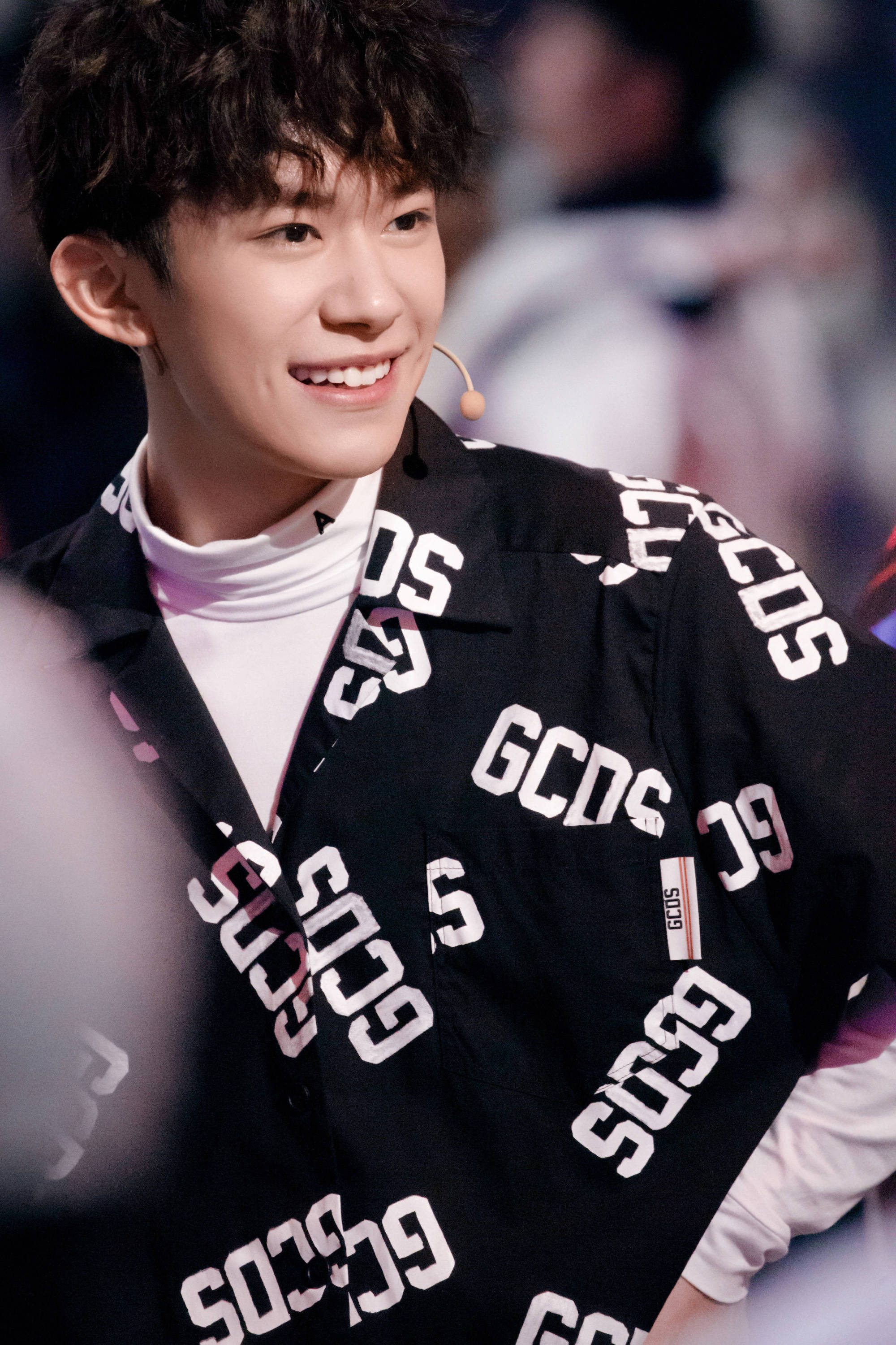 易烊千玺ins 是你吗忧伤的孩子