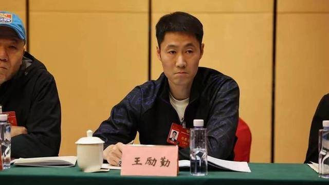 王励勤接任乒羽中心?樊振东退出排名震惊全场!国乒未来悬了?|王涛|乒羽|国乒|王励勤|樊振东_新浪新闻