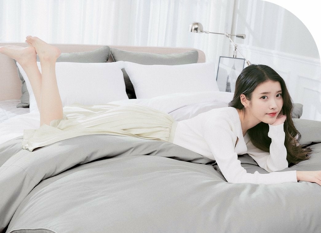 今日份脸足同框(3/1) 图为iu李知恩__财经头条