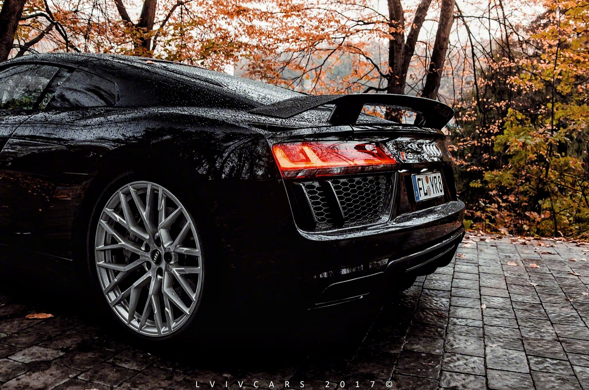 黑武士奥迪r8一枚__财经头条