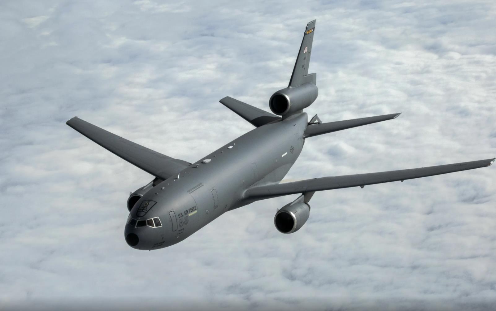 美军kc10加油机,全球同类型中的巨无霸,目前即将退役!