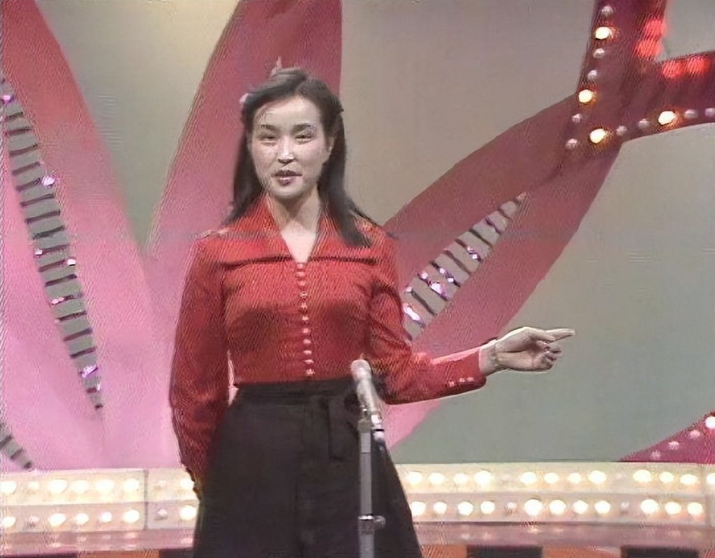 1983年第一届春晚,各行泰斗的盛大聚会,节目丰富且教育意义浓厚