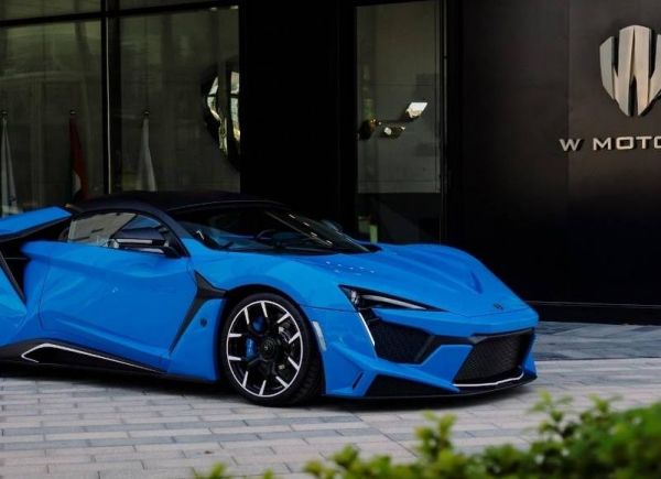 买模型就有机会赢跑车迪拜购物中心办天价抽奖活动