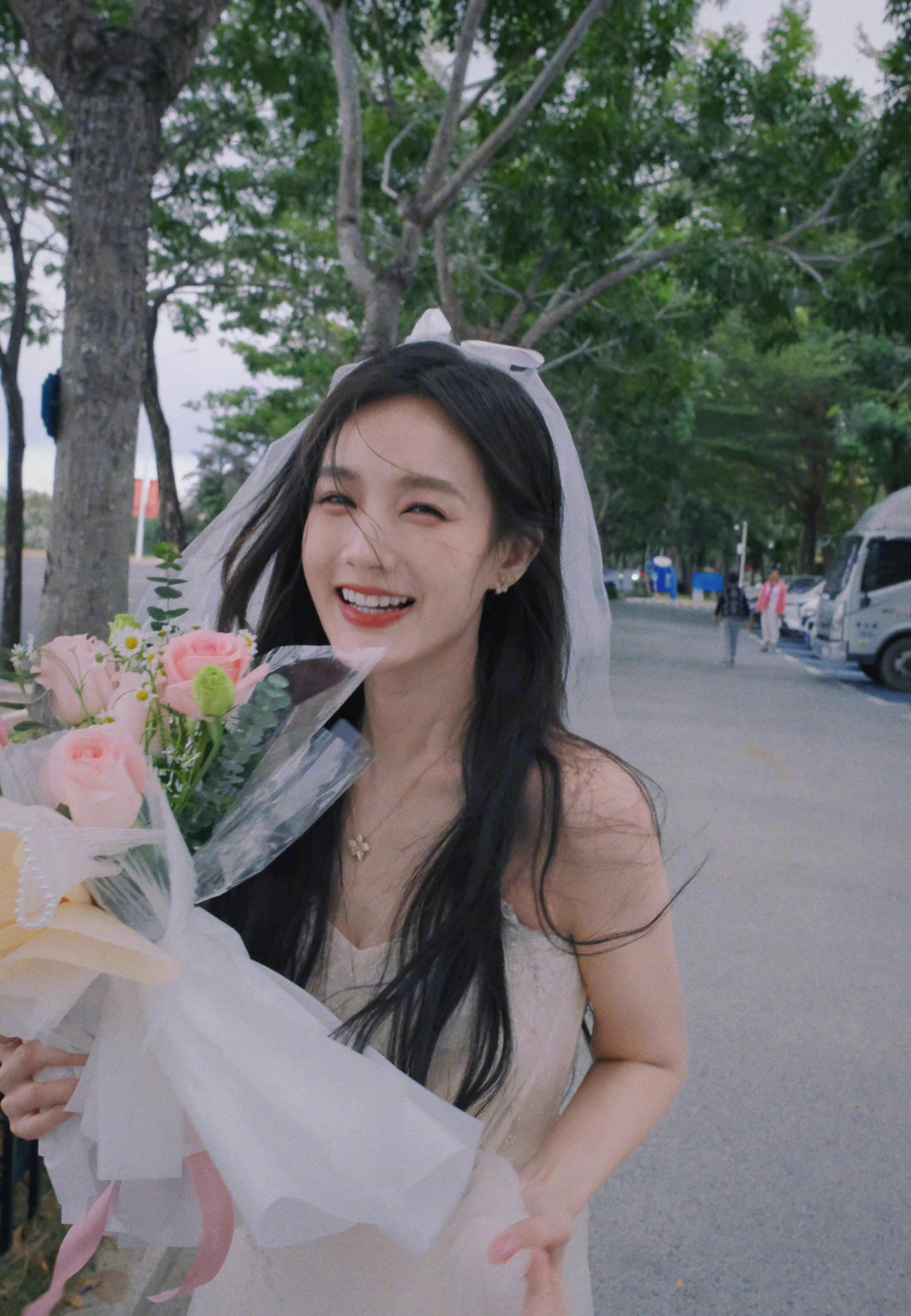 李一桐～笑起来真的超级无敌!__财经头条