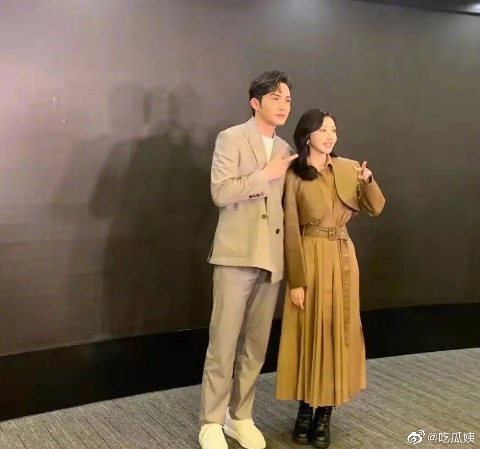 景甜张彬彬合照不磕天理难容