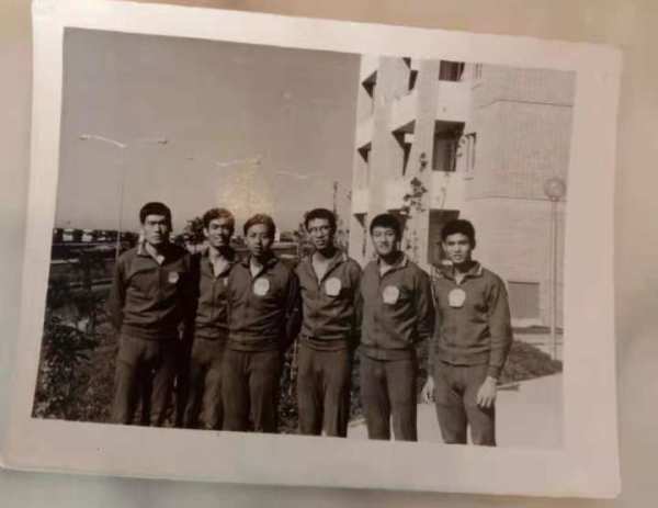 亚运有约｜48年前杭州出过一位“中国跑男”，他为浙江拿到了首枚亚运奖牌休闲区蓝鸢梦想 - Www.slyday.coM