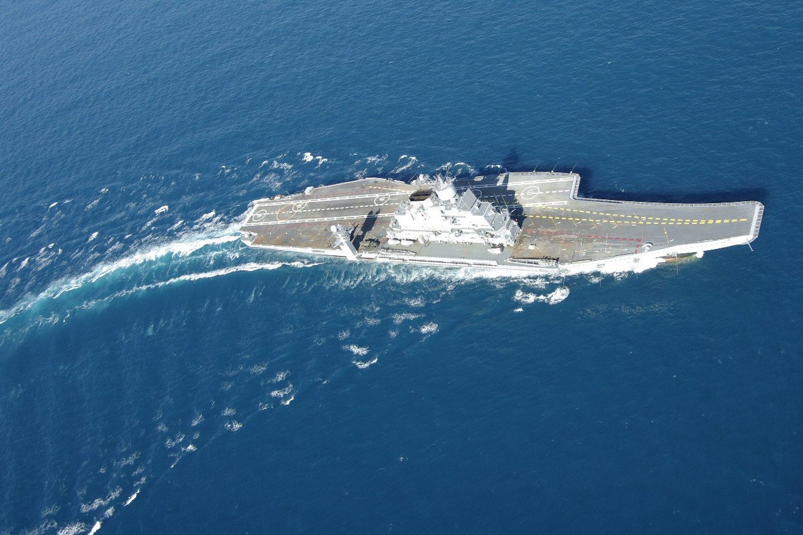 维克拉玛蒂亚号航母,让印度受尽坑骗,付出不少代价!