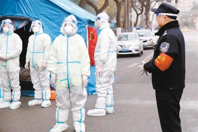 第二个中国人民警察节在西安疫情防控的每个地方你都在谢谢你