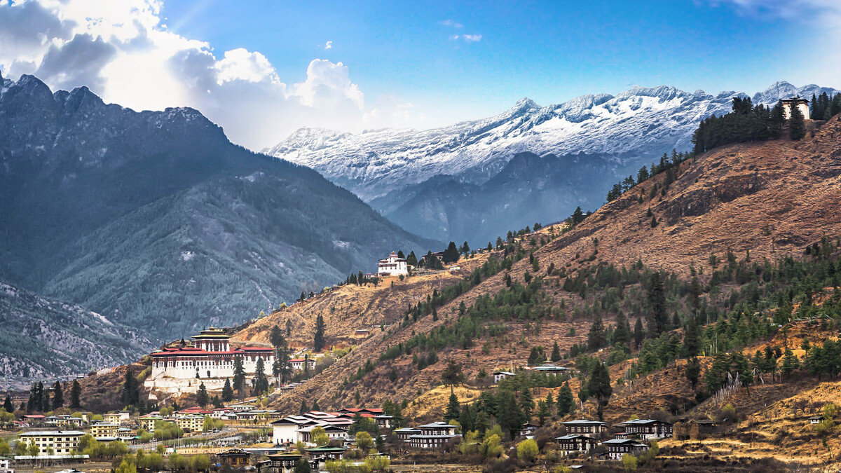“神龙之国”不丹:地处喜马拉雅山脉南坡,是一个高海拔山地国家|英国_新浪新闻