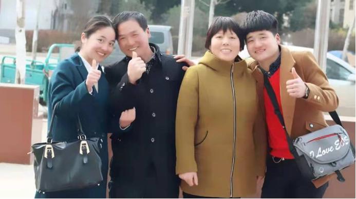 大年初一,晒晒气象人的“全家福”!休闲区蓝鸢梦想 - Www.slyday.coM 大年初一,晒晒气象人的“全家福”!休闲区蓝鸢梦想 - Www.slyday.coM