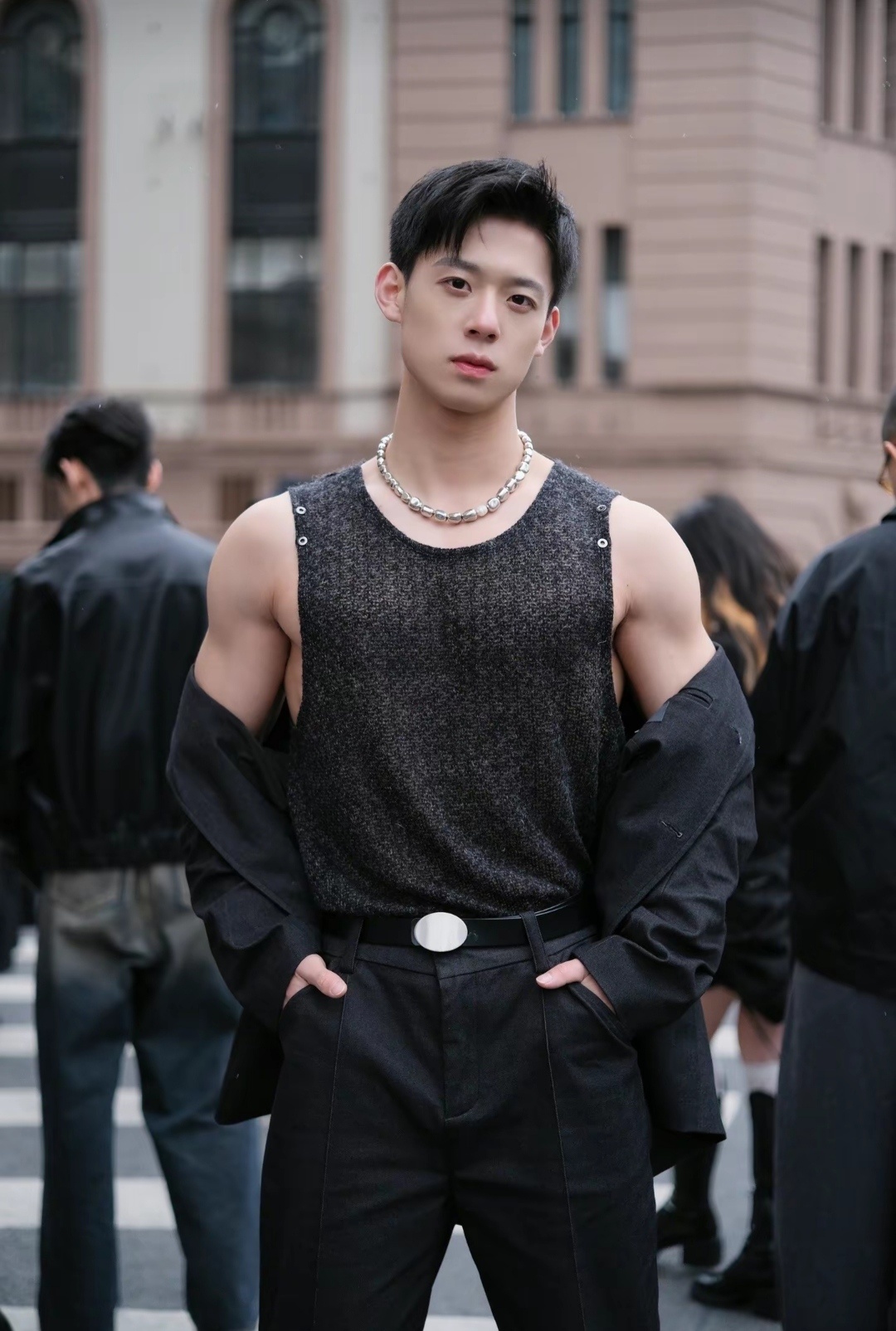 guan关称得上极品男