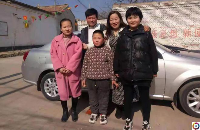 13岁女孩突患血癌危在旦夕,后妈不离不弃,称:没有她家就不完整休闲区蓝鸢梦想 - Www.slyday.coM 13岁女孩突患血癌危在旦夕,后妈不离不弃,称:没有她家就不完整休闲区蓝鸢梦想 - Www.slyday.coM