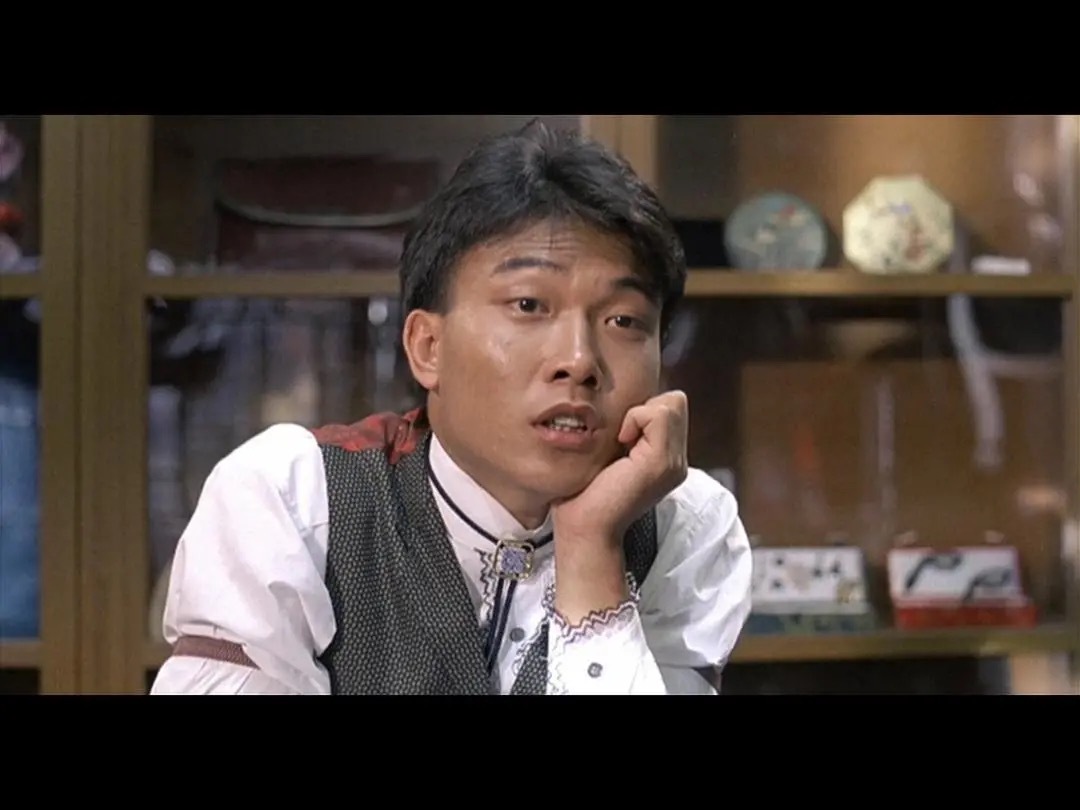 刘观伟在执导《僵尸先生》前,是为洪金宝做摄影师