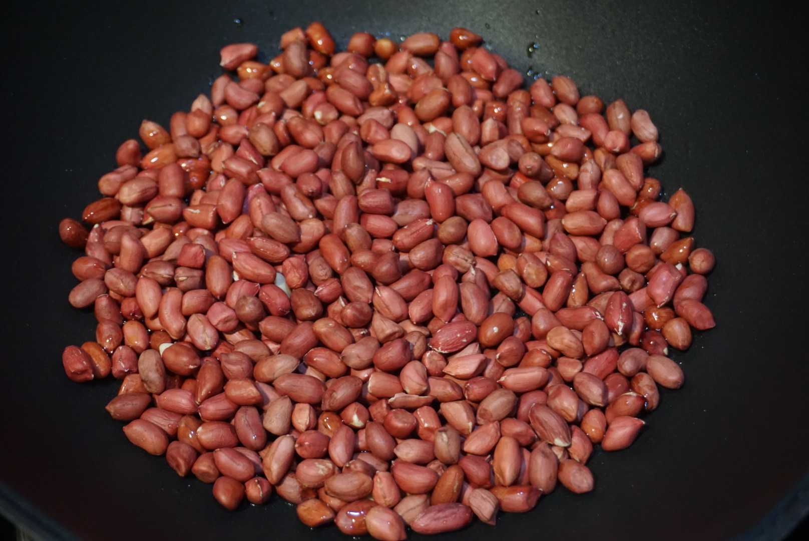 炸果仁不用提前泡8分钟出锅,用这秘诀又香又脆,不糊不生不油腻